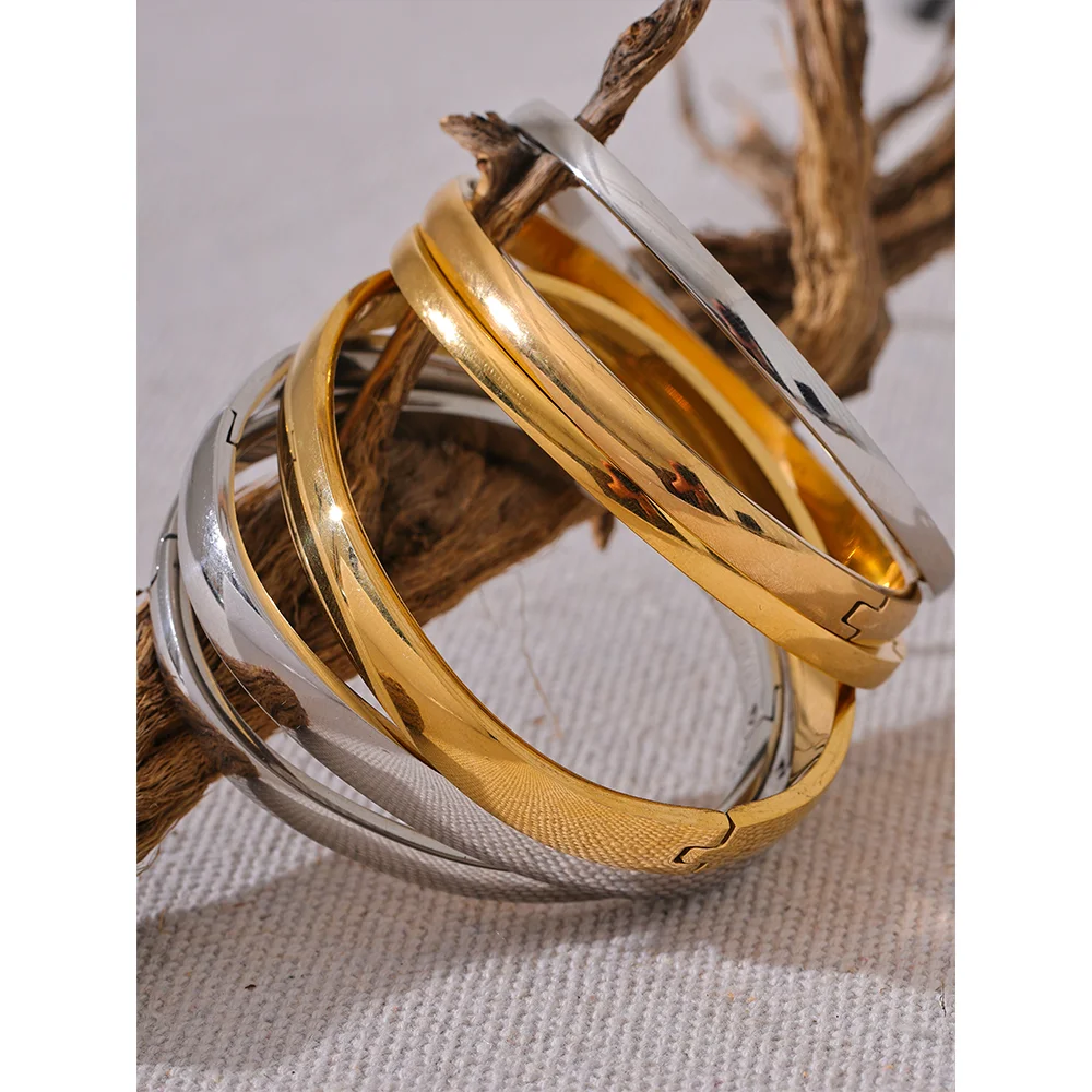 ✨ Aura Gold Bangle ✨ elegant, memorable, and fits a minimalist 18K gold-tone bracelet.