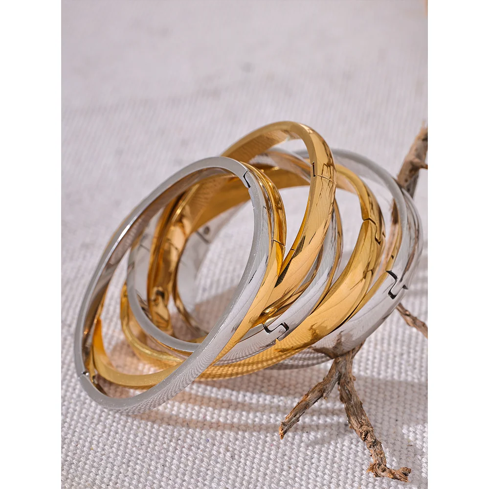 ✨ Aura Gold Bangle ✨ elegant, memorable, and fits a minimalist 18K gold-tone bracelet.