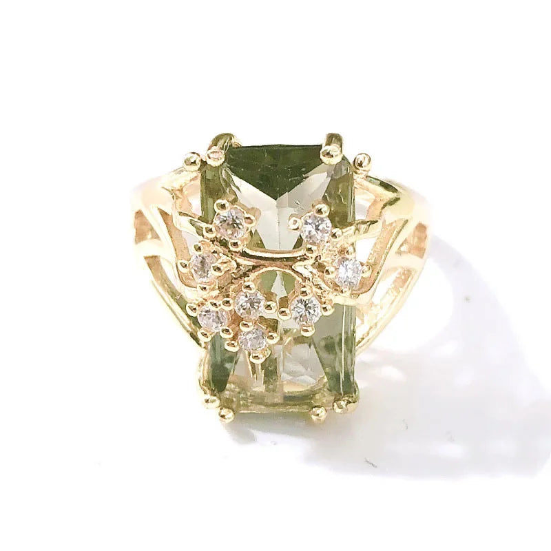 Stunning Glod Plated Cocktail Ring Zircon